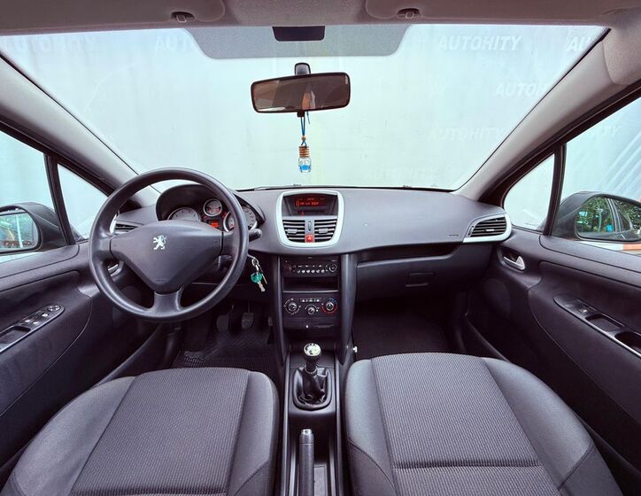 Peugeot 207 10