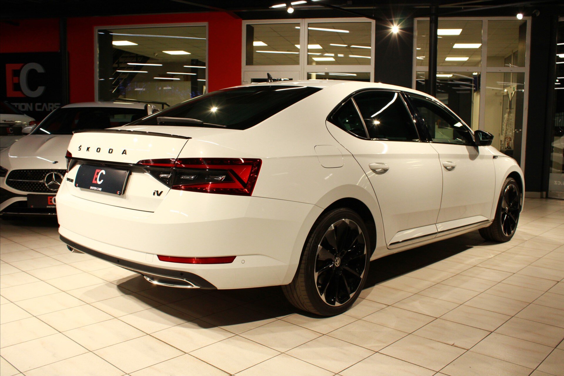 Škoda Superb Liftback 1,4 l 160 kw