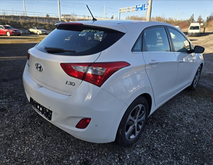 Hyundai i30 Hatchback 1,4 l 66 kw