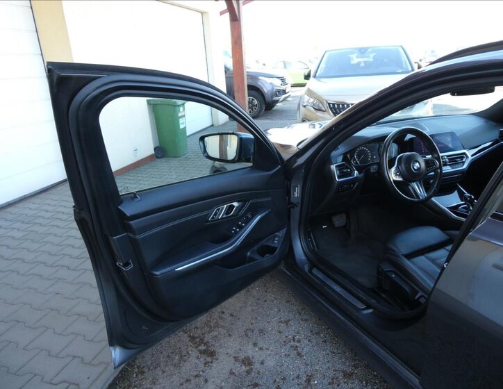BMW Řada 3 24