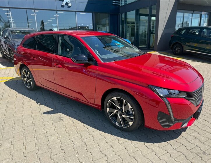 Peugeot 308 Kombi 1,2 l 107 kw