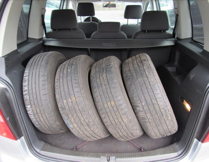 Volkswagen Touran Kombi 1,6 l 75 kw