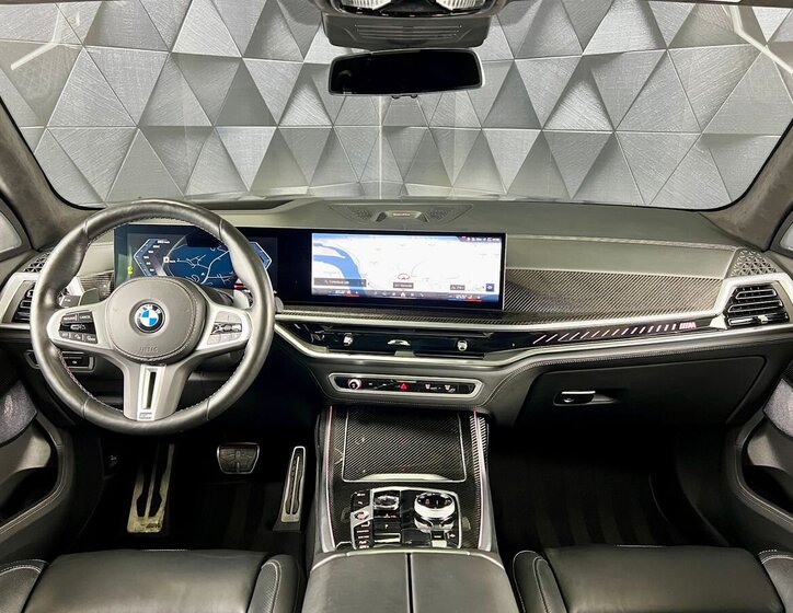 BMW X7 SUV / Terénní 4,4 l 390 kw