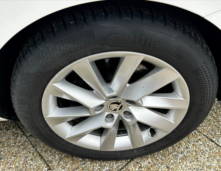 Škoda Superb Sedan / Limuzína 2,0 l 110 kw