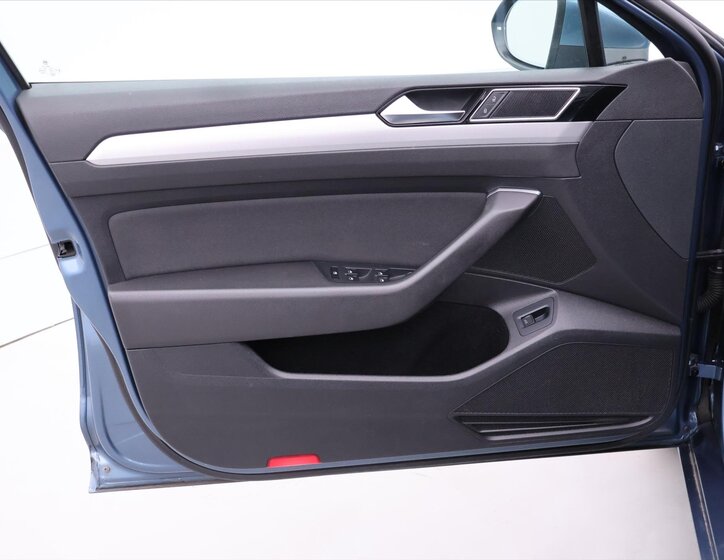 Volkswagen Passat 10