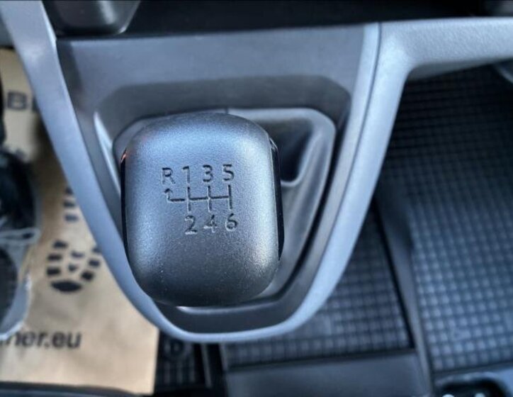 Opel Vivaro Skříň 2,0 l 90 kw