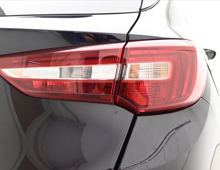 Opel Grandland X SUV / Terénní 1,6 l 88 kw