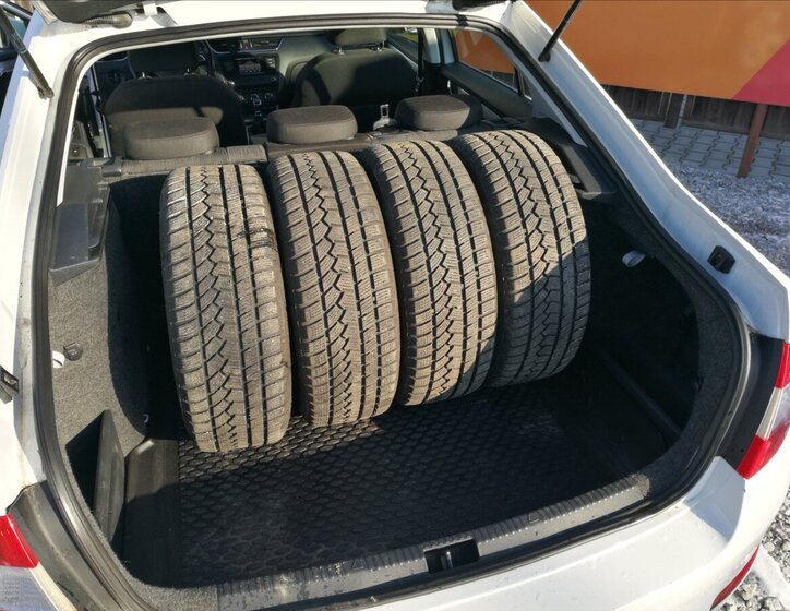 Škoda Octavia Sedan / Limuzína 1,6 l 77 kw