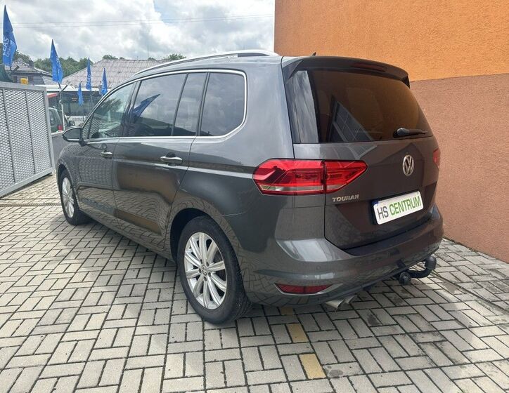 Volkswagen Touran 8