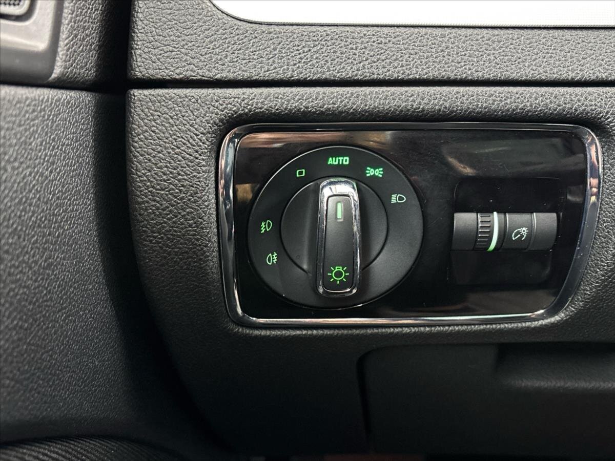 Škoda Superb Kombi 2,0 l 103 kw