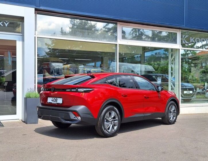 Peugeot 408 5
