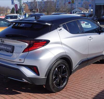 Toyota C-HR 4