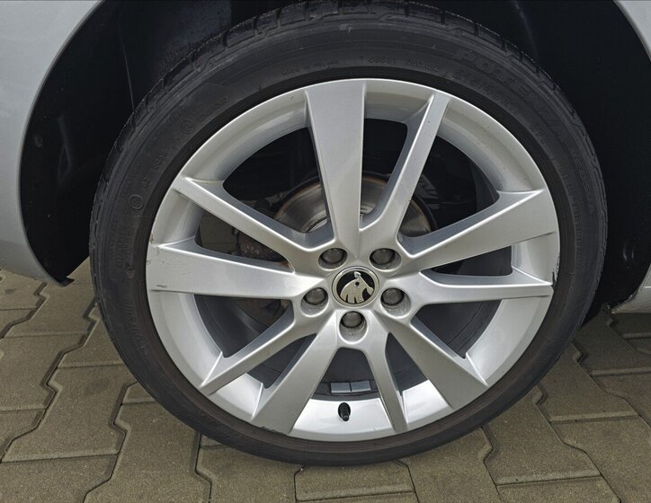 Škoda Rapid Hatchback 999,0 70 kw