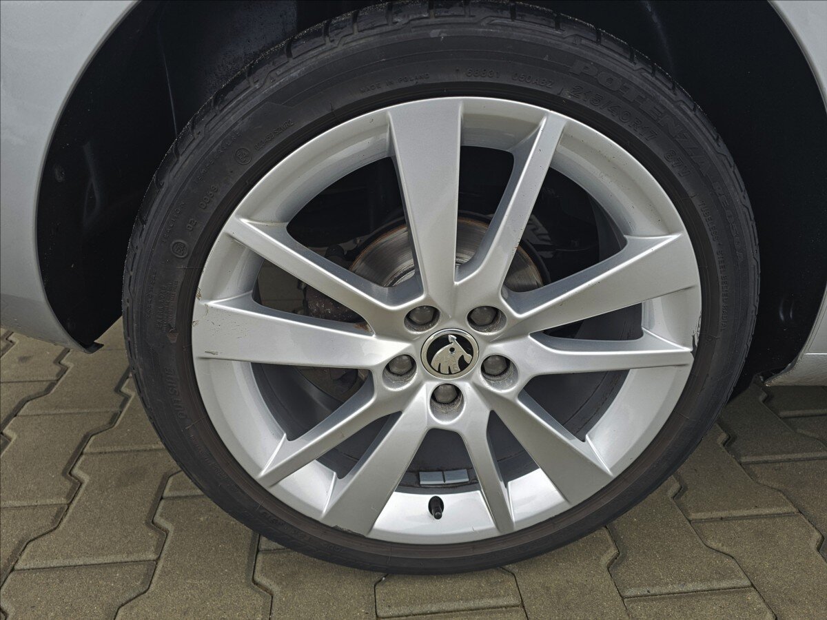 Škoda Rapid Hatchback 999,0 70 kw