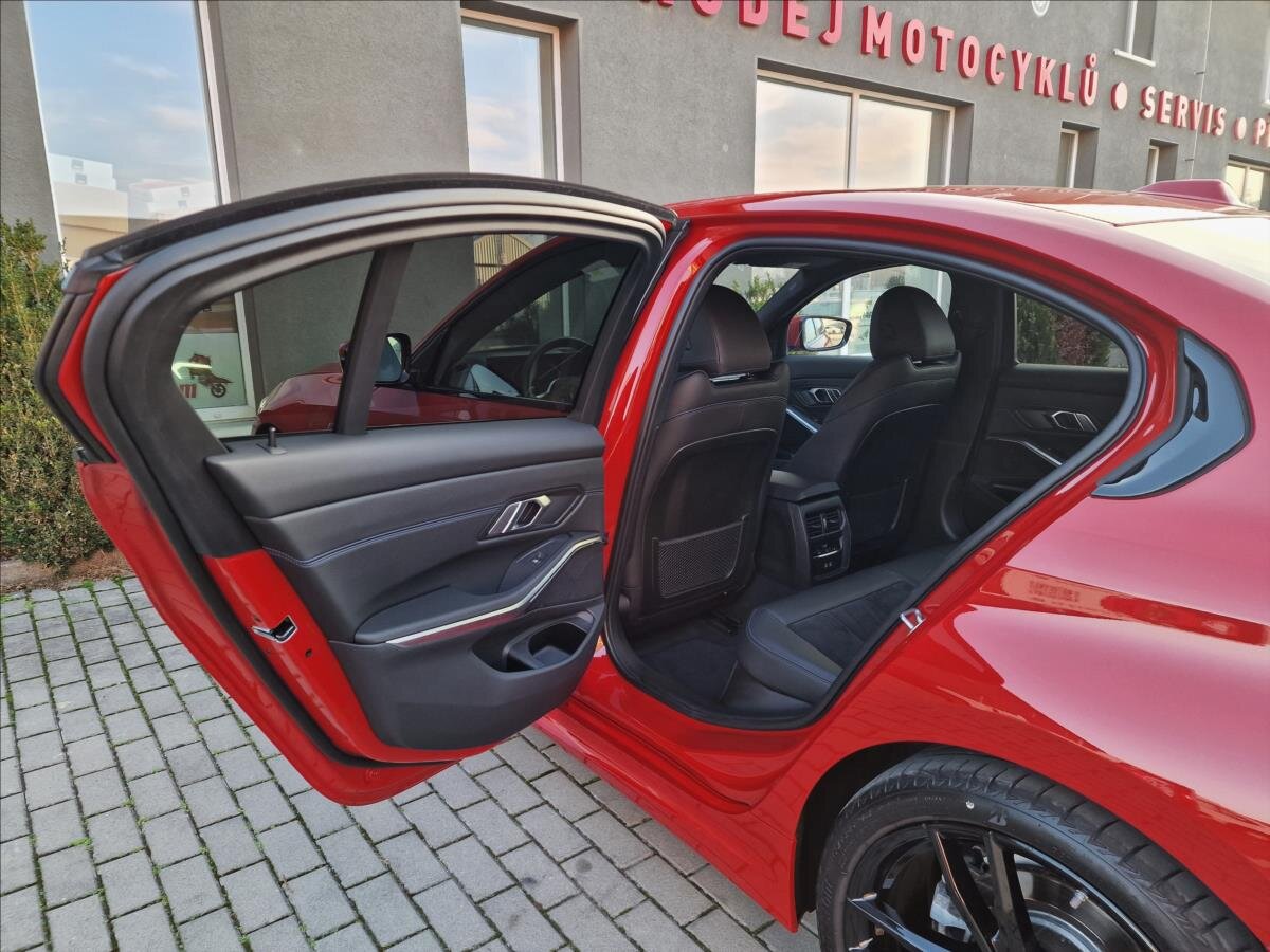 BMW Řada 3 Sedan / Limuzína 2,0 l 140 kw