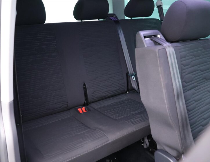 Volkswagen Caravelle Kombi 2,0 l 110 kw