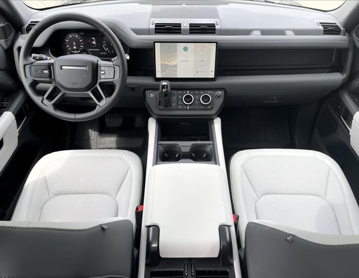 Land Rover Defender 13