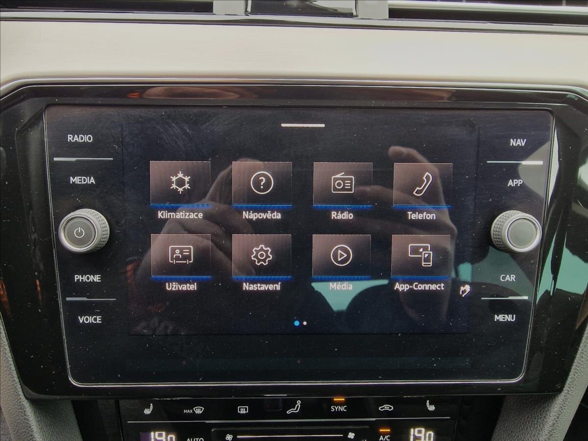 Volkswagen Passat Sedan / Limuzína 2,0 l 147 kw