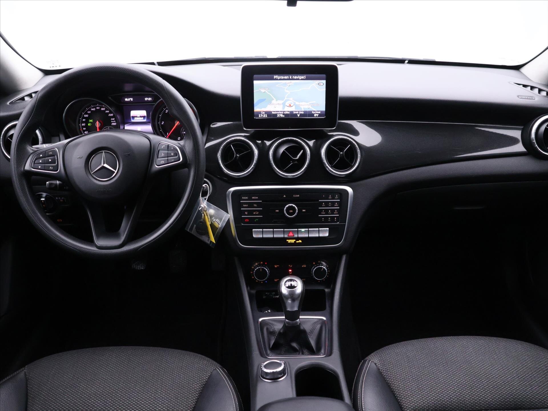 Mercedes-Benz CLA Kombi 1,5 l 80 kw