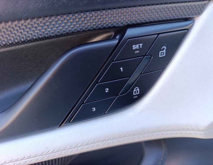 Porsche Taycan Kombi 0,0 560 kw