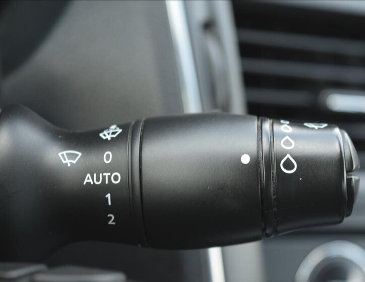 Renault Latitude Sedan / Limuzína 2,0 l 110 kw