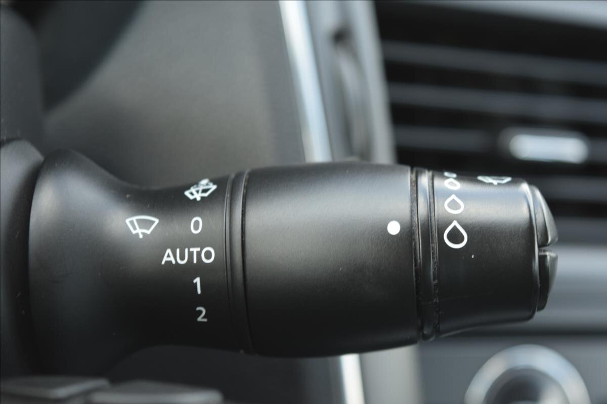 Renault Latitude Sedan / Limuzína 2,0 l 110 kw