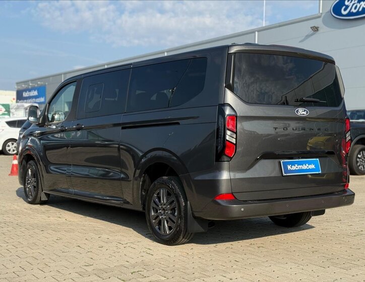 Ford Tourneo Custom 3
