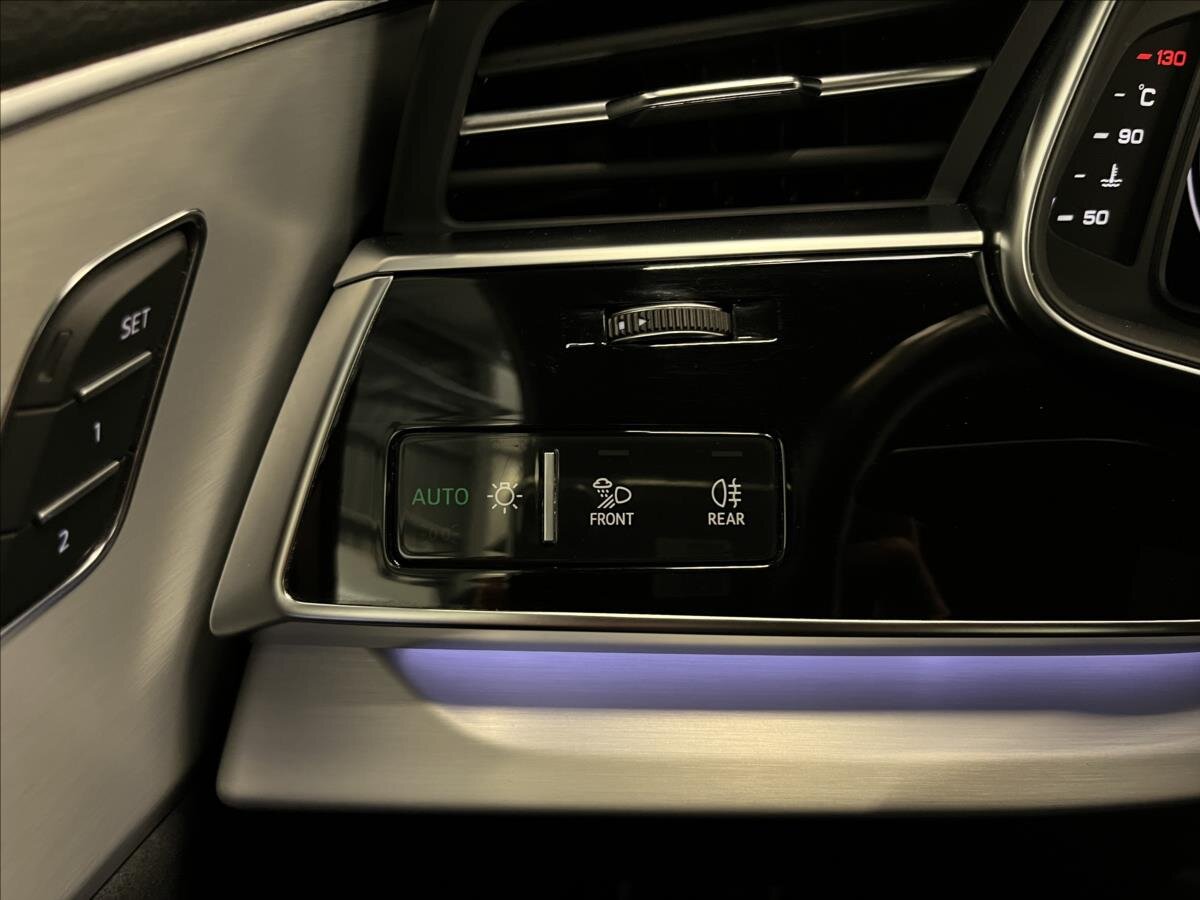 Audi Q8 SUV / Terénní 3,0 l 210 kw