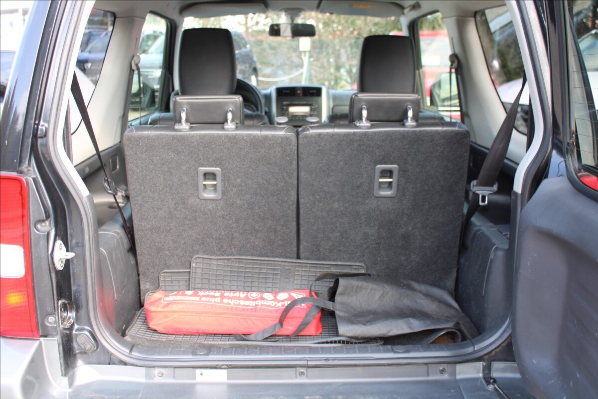 Suzuki Jimny SUV / Terénní 1,3 l 63 kw