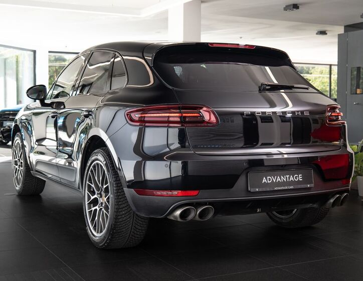 Porsche Macan 4