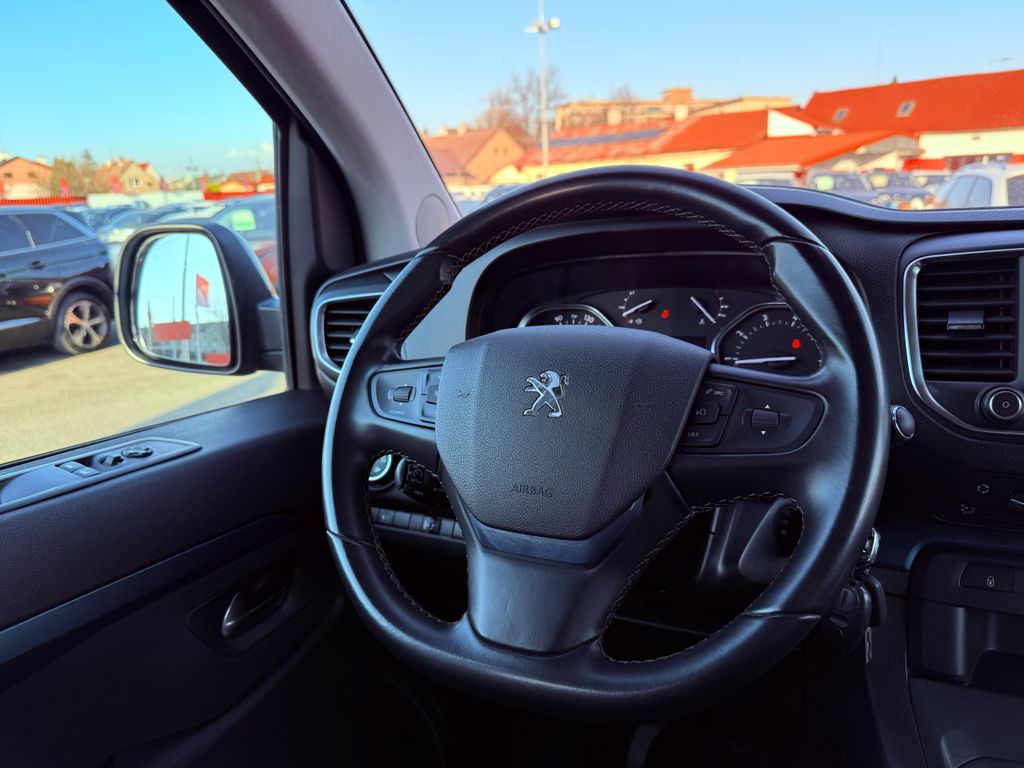 Peugeot Traveller