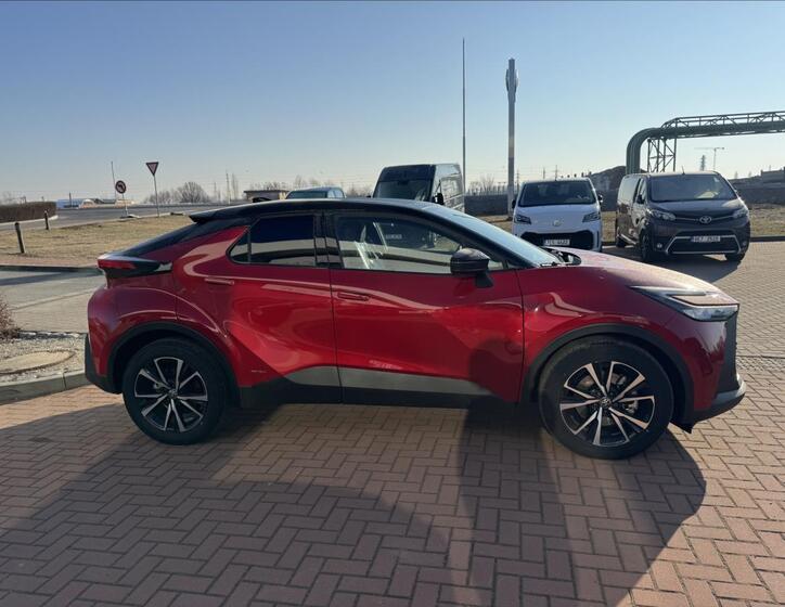 Toyota C-HR 4
