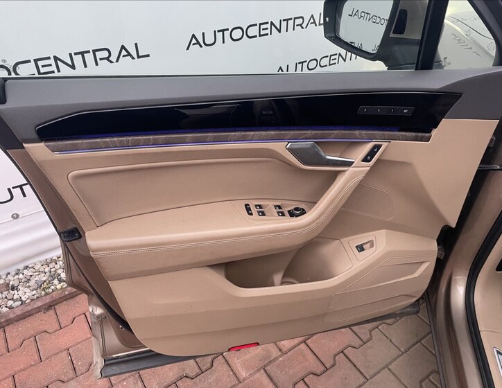 Volkswagen Touareg SUV / Terénní 3,0 l 210 kw