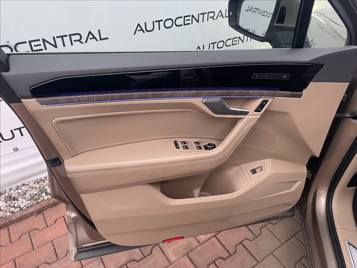 Volkswagen Touareg SUV / Terénní 3,0 l 210 kw