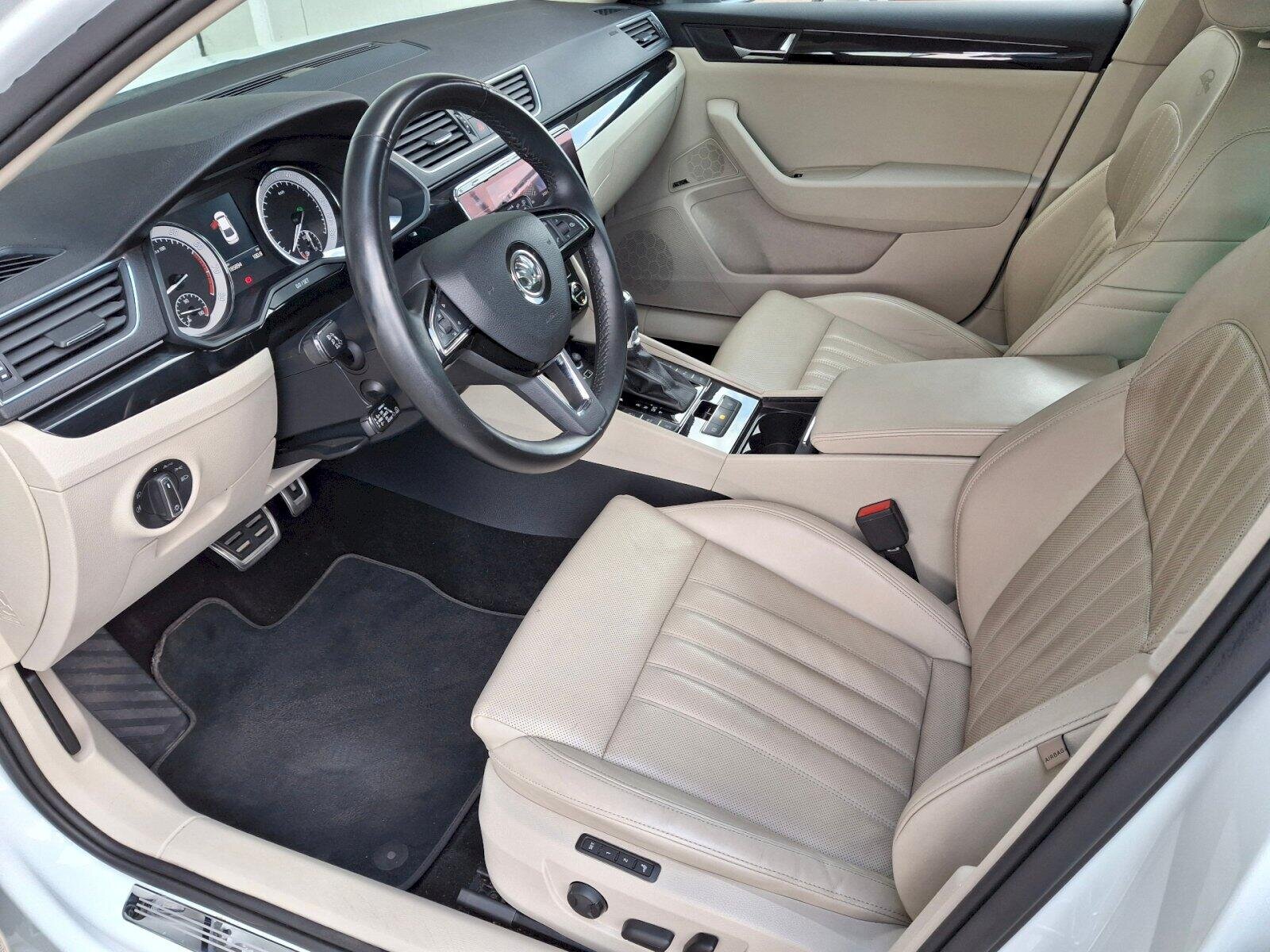 Škoda Superb Sedan / Limuzína 2,0 l 206 kw