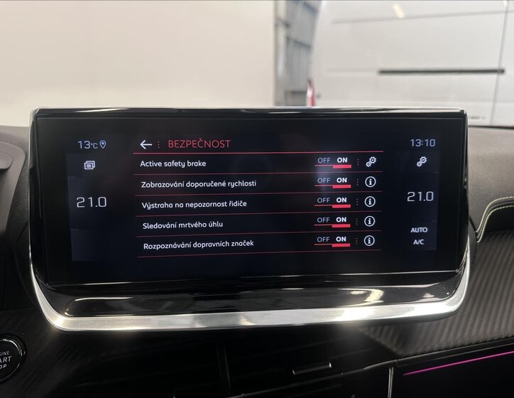 Peugeot 2008 SUV 1,2 l 114 kw