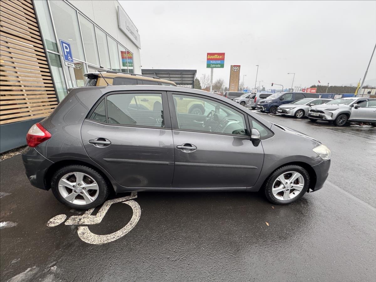 Toyota Auris Hatchback 1,6 l 97 kw