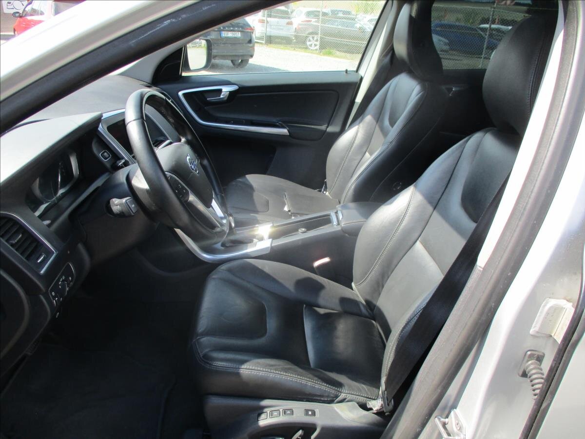 Volvo XC60 SUV / Terénní 2,4 l 133 kw