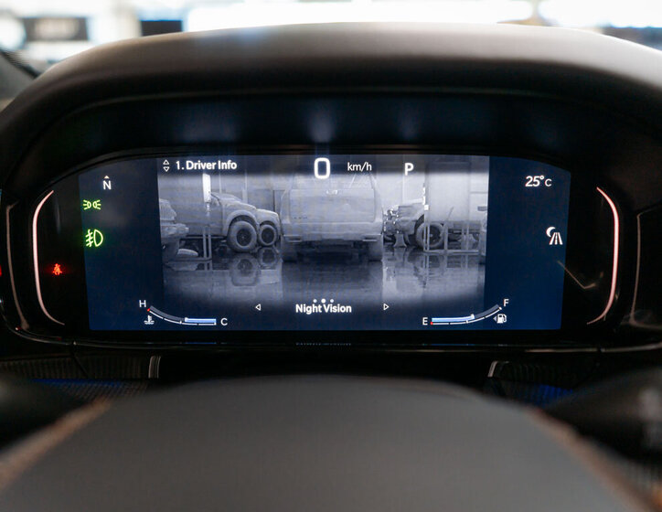 Jeep Grand Wagoneer SUV 6,4 l 351 kw