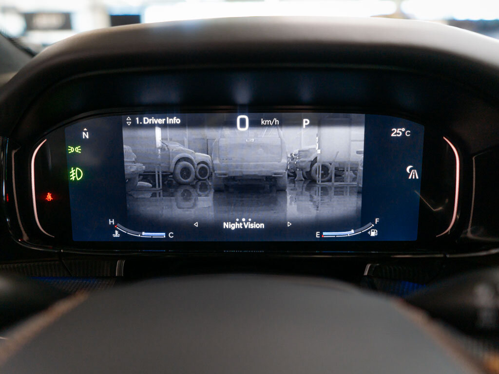 Jeep Grand Wagoneer SUV 6,4 l 351 kw