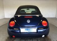 Volkswagen New Beetle 6