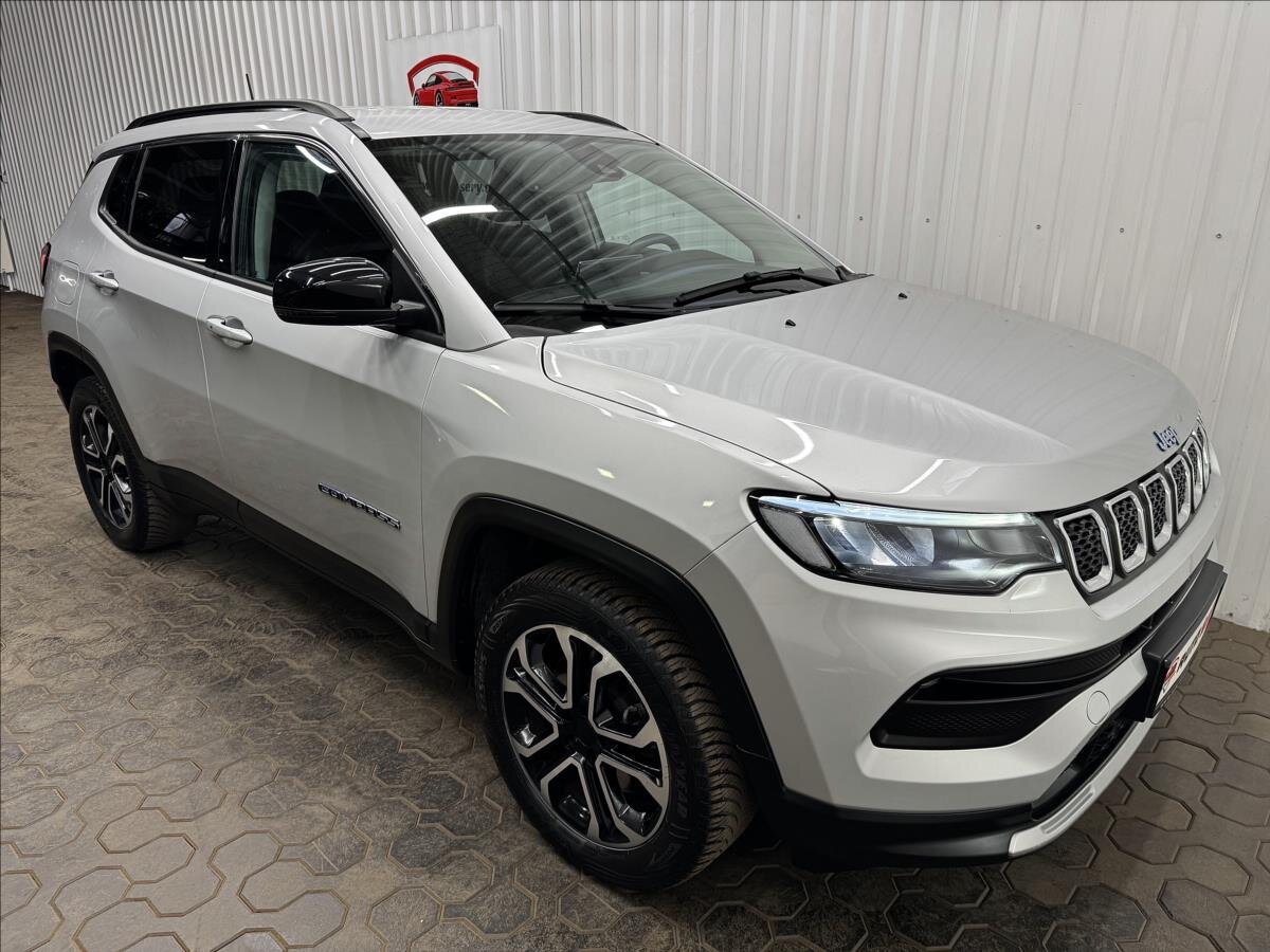 Jeep Compass SUV / Terénní 1,3 l 140 kw