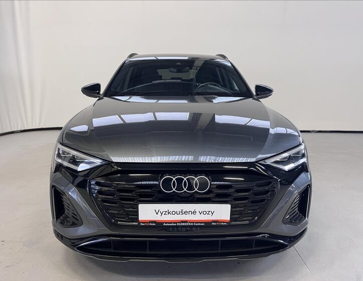 Audi Q8 e-tron 4