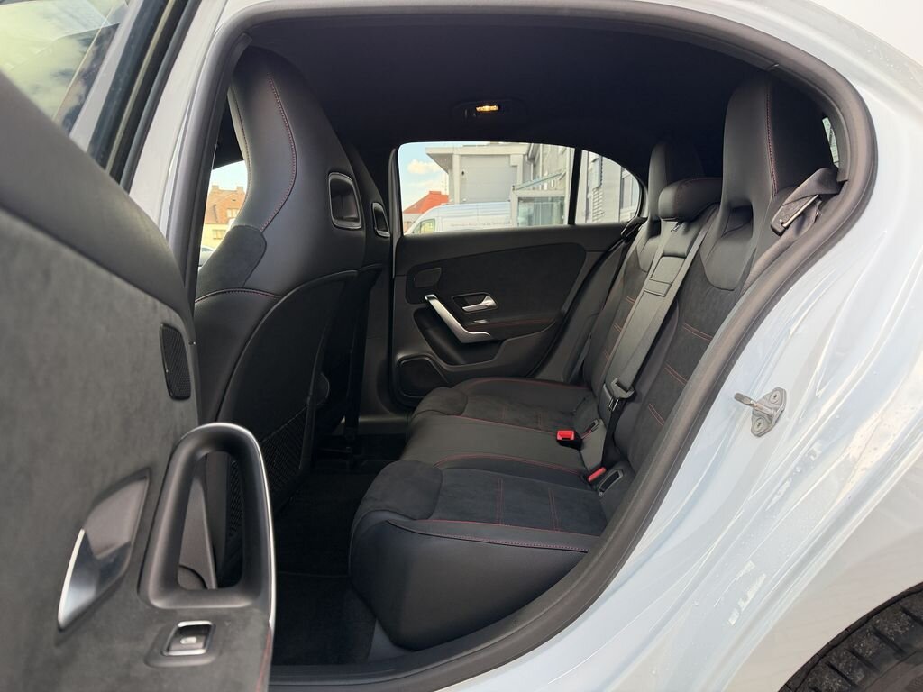 Mercedes-Benz Třídy A Hatchback 1,3 l 118 kw