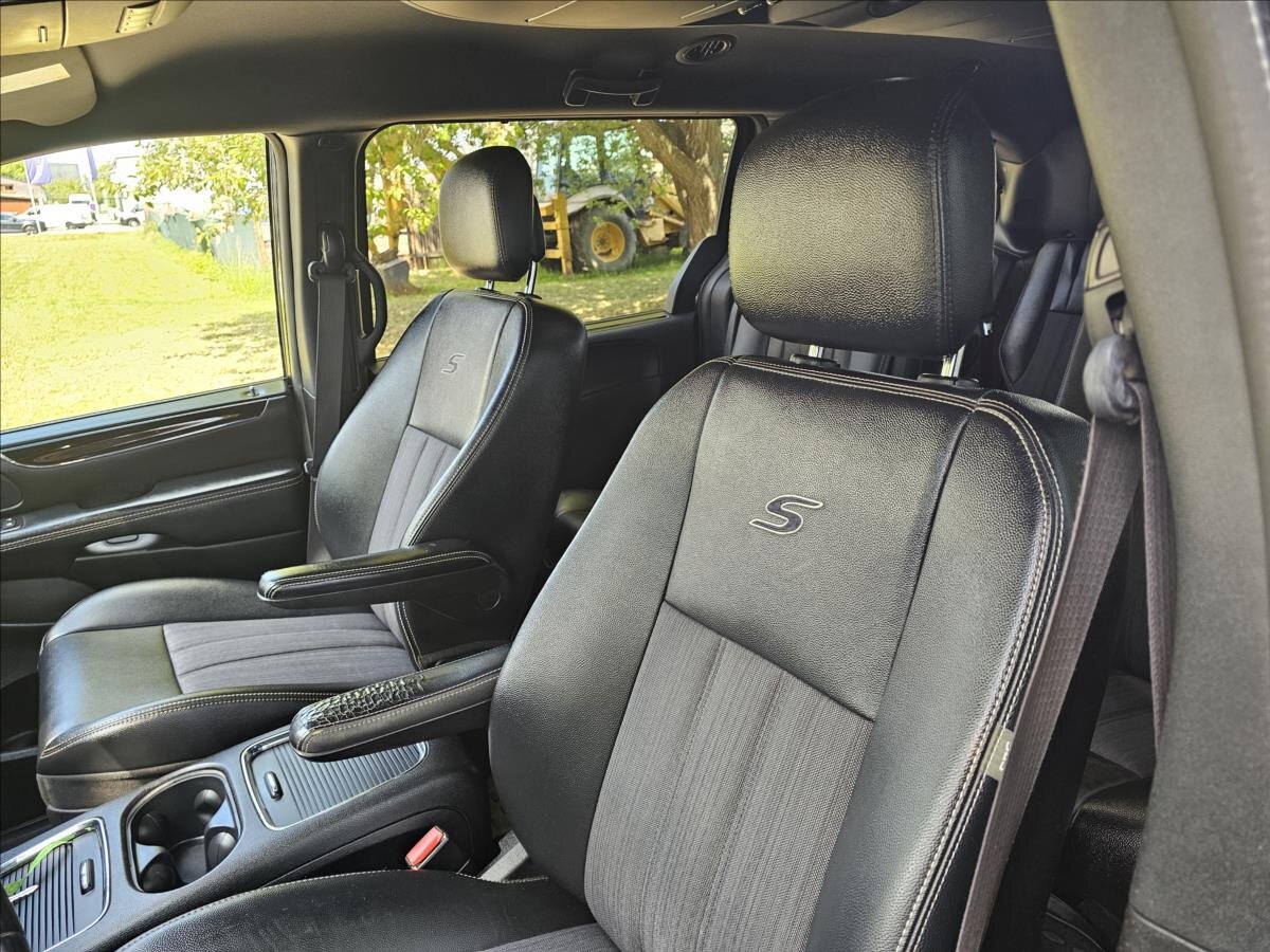 Lancia Voyager MPV 2,8 l 130 kw