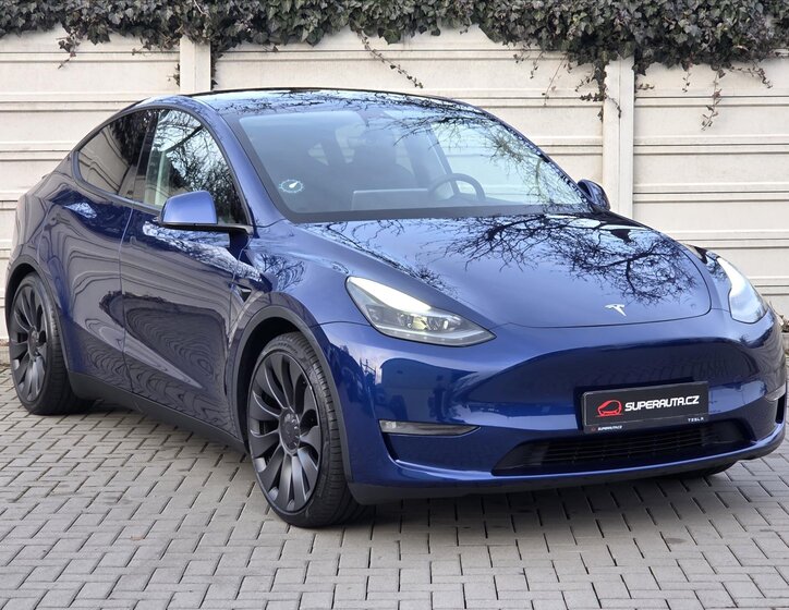 Tesla Model Y 1