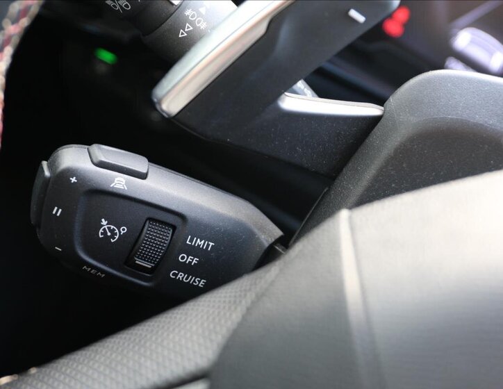 DS Automobiles DS7 Crossback Kombi 2,0 l 130 kw