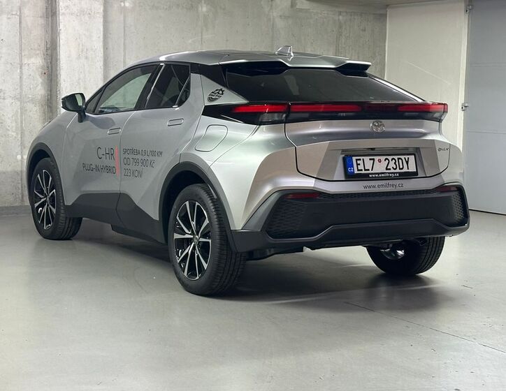 Toyota C-HR 6