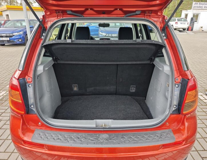 Suzuki SX4 Hatchback 1,5 l 73 kw
