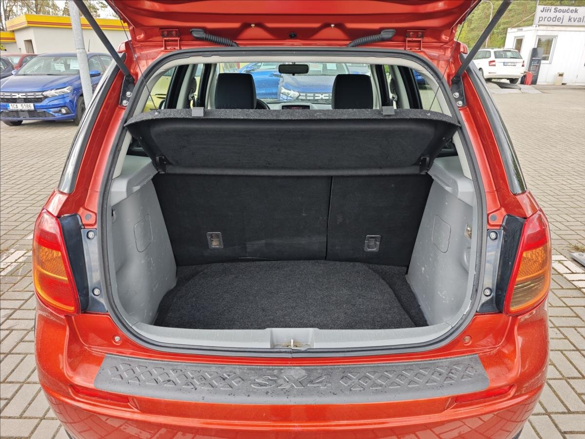 Suzuki SX4 Hatchback 1,5 l 73 kw
